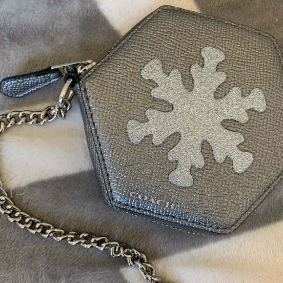 LIKE NEW Coach pewter set: zip tote, wallet, coin purse - Picture 14 of 16